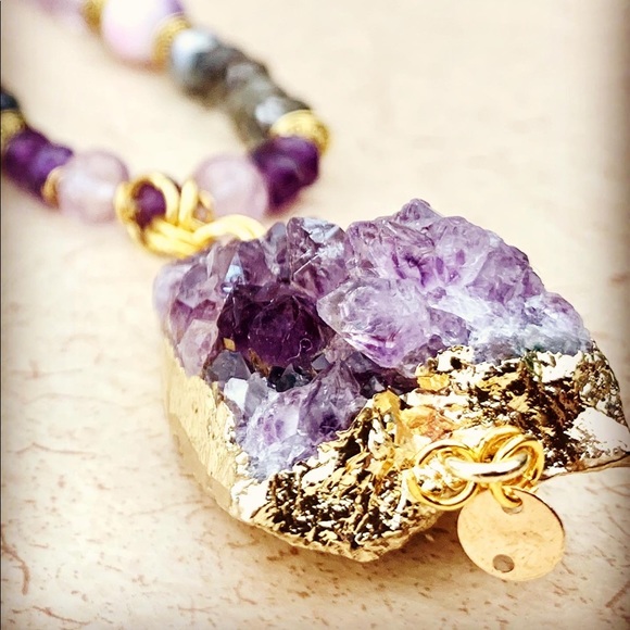 Amethyst, Labradorite, Morganite, Jade & Crystals - Picture 5 of 7